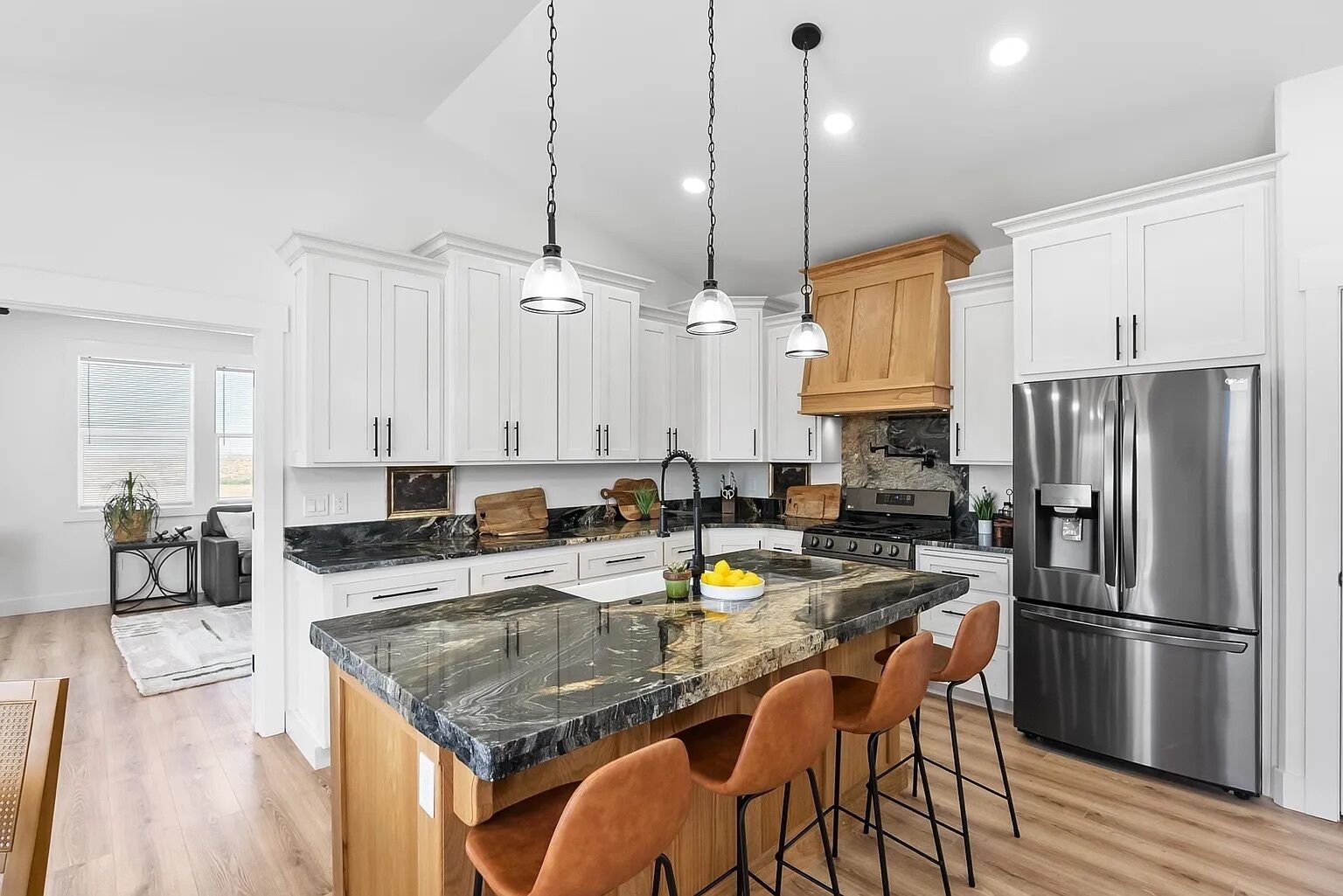 Fridge, oven, stovetop, dishwasher