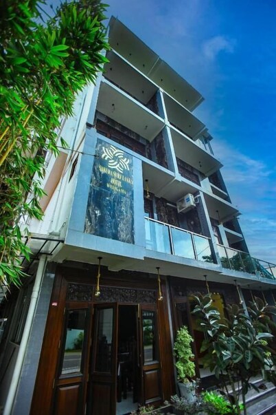 Sakura Surf Lanka Hotel & Restaurant 