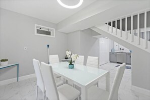 Dining - Lower Cove Modern Retreat (Arnold)