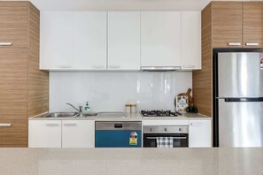 Fridge, microwave, oven, stovetop