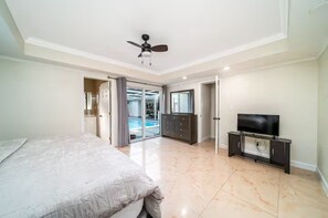 5 bedrooms, iron/ironing board, WiFi, bed sheets