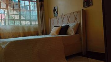 3 bedrooms, iron/ironing board, WiFi, bed sheets