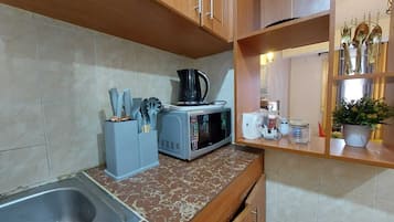 Microwave, oven