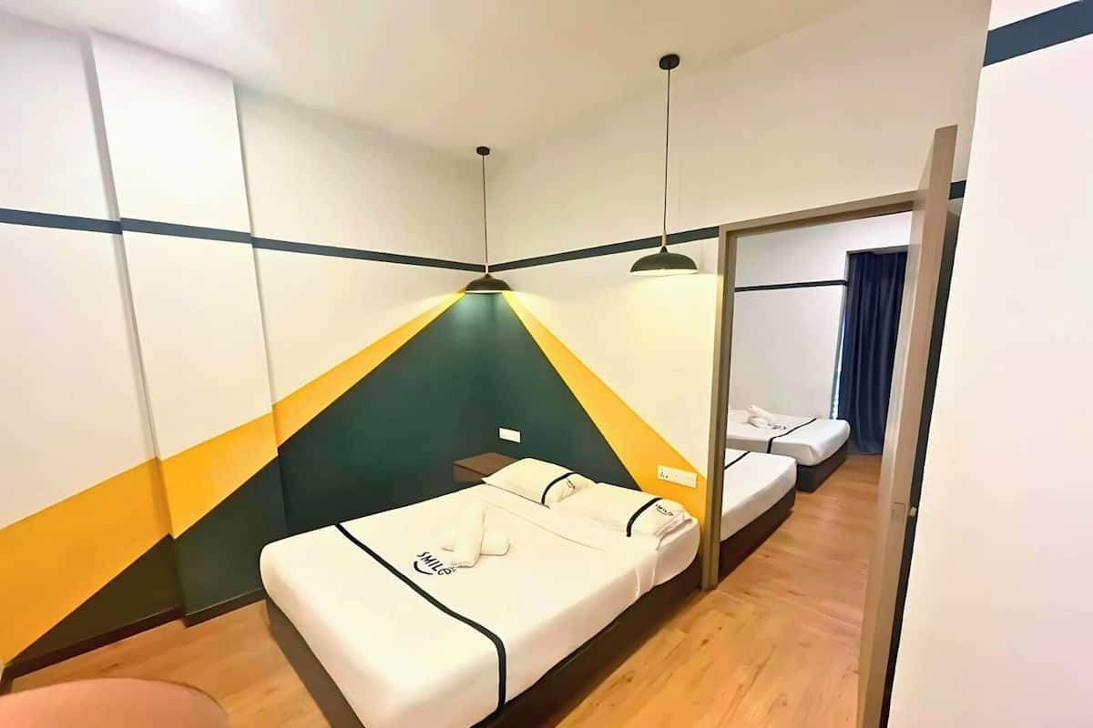 Family Double Room | Desk, free WiFi