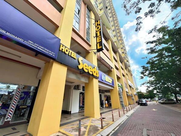 Front of property - Seeds Hotel PV12 (Kuala Lumpur)