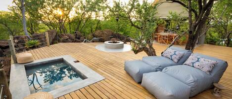 Luxury Tent, Mountain View | Living area