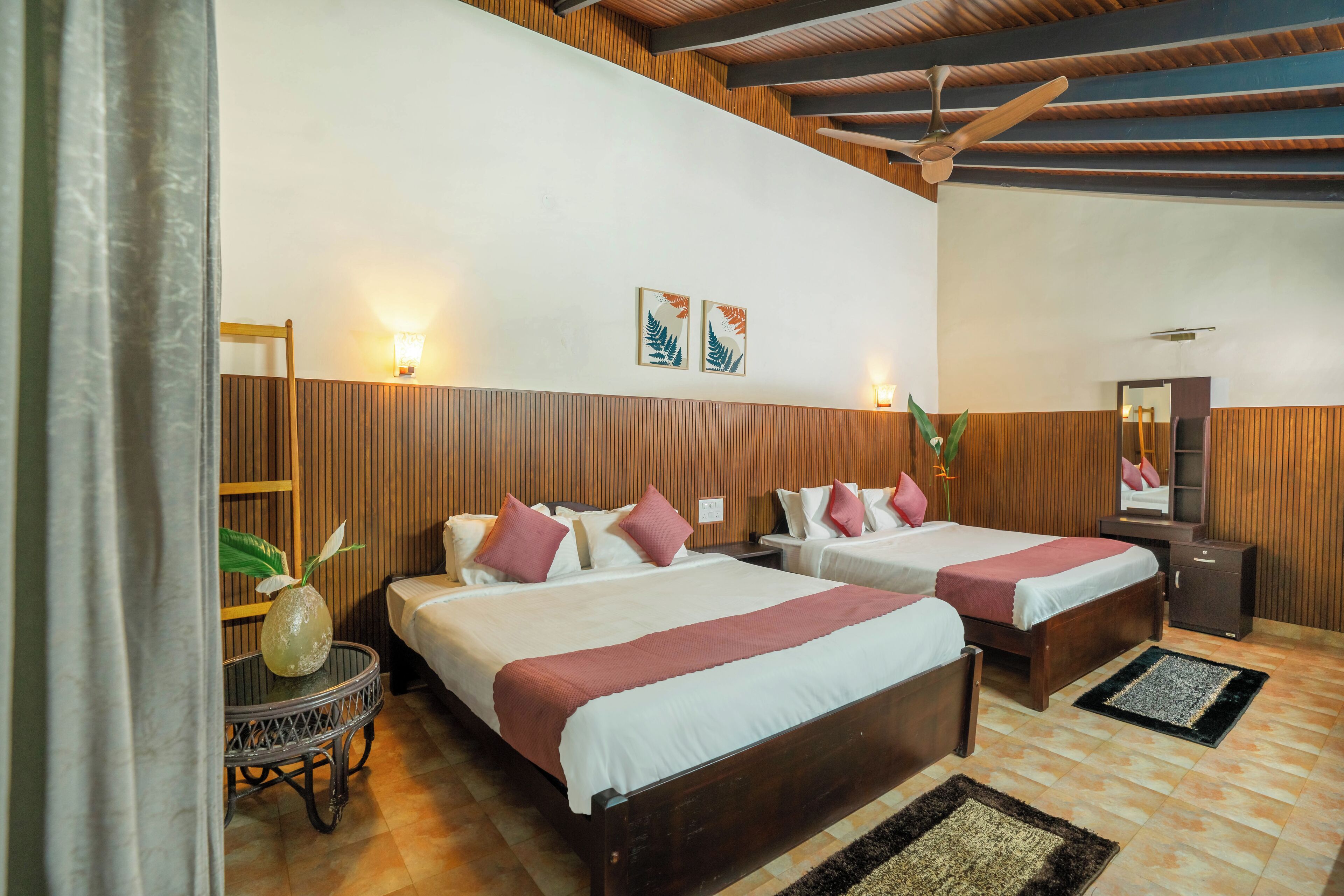 Neljän hengen perhehuone | Silitysrauta/-lauta