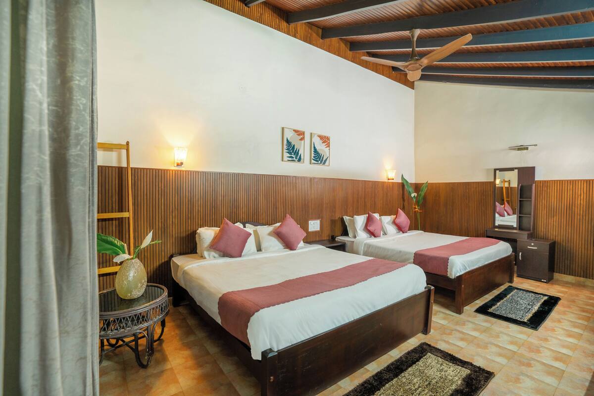 Neljän hengen perhehuone | Silitysrauta/-lauta