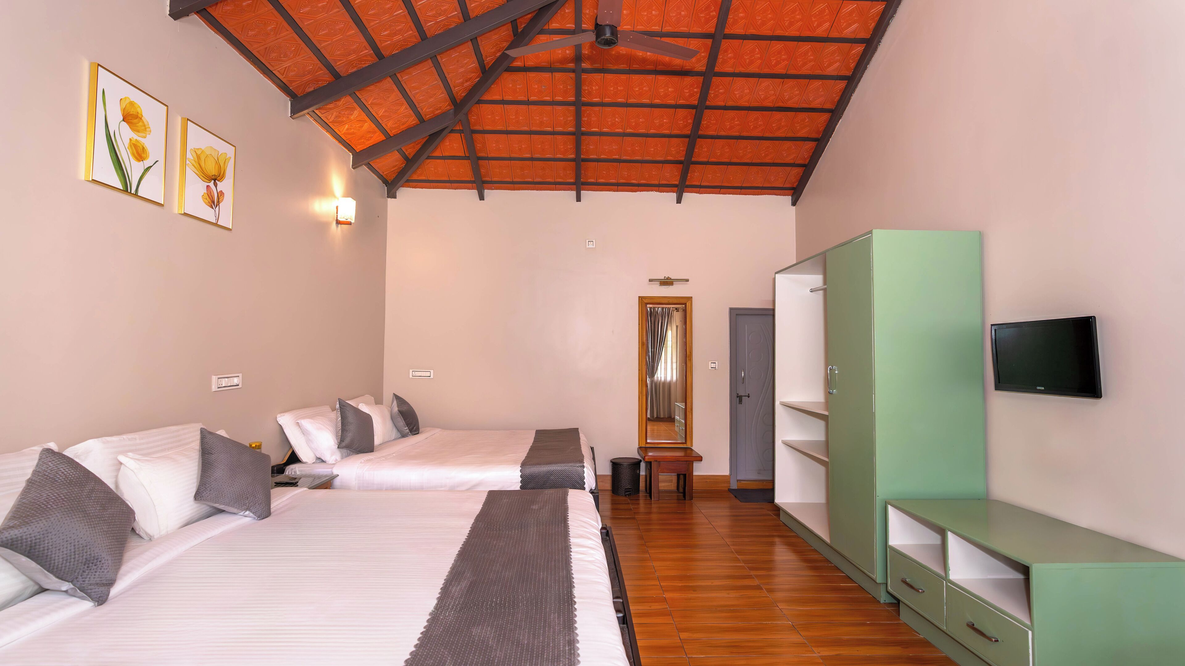 Firemannsrom – familie, flere senger, aircondition, resort-utsikt | Strykejern/-brett og sengetøy