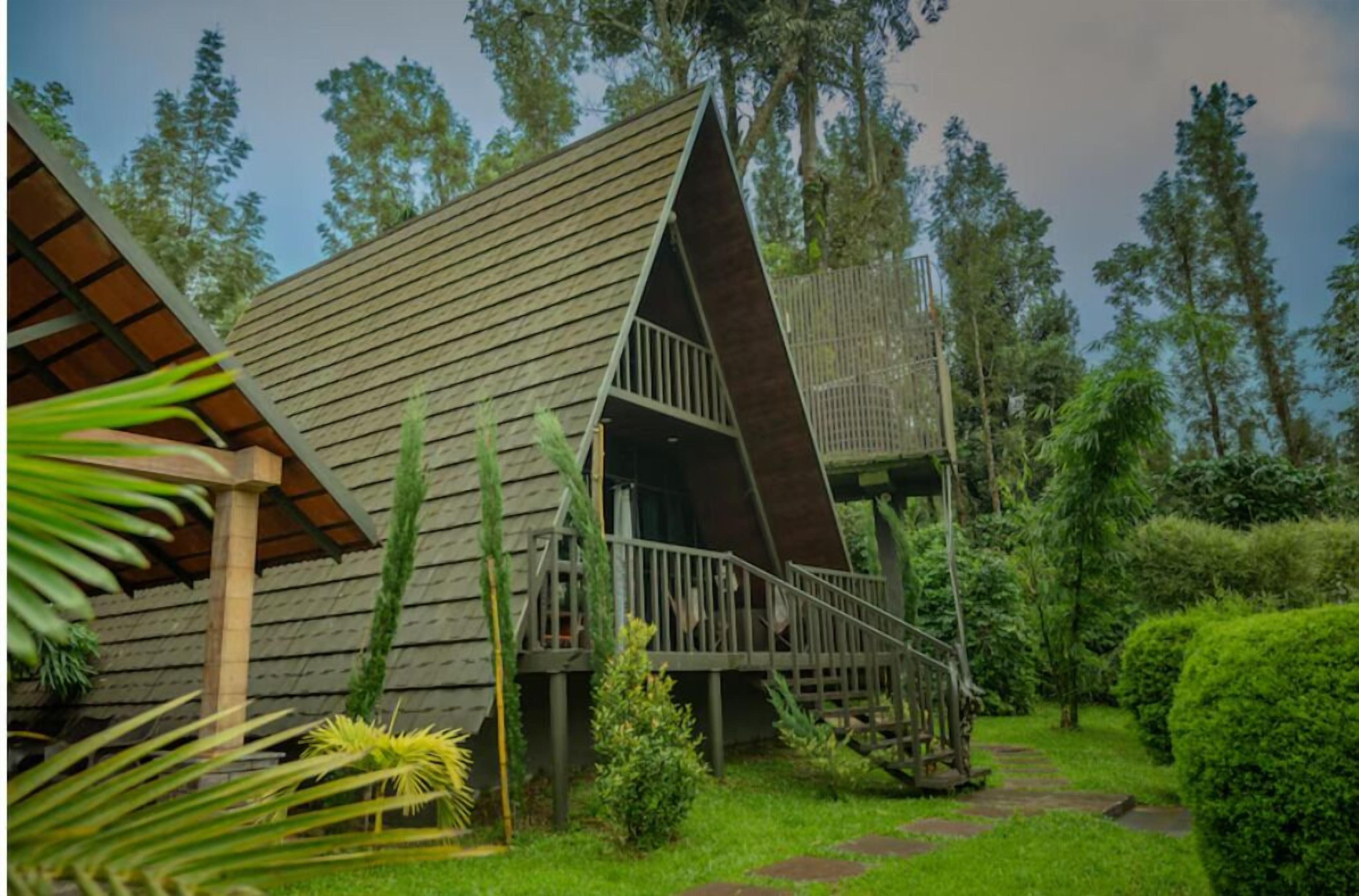 Exclusive Studio, Air conditioning, Resort View | Iron/ironing board, bed sheets