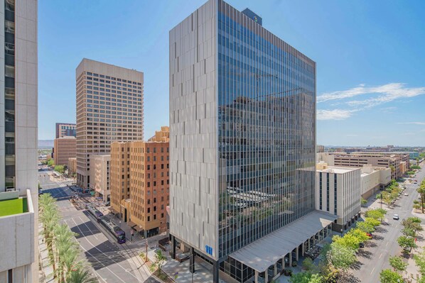 المنشأة من الخارج