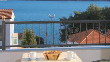 Apartment (Two Bedroom Apartment with Balcony) | Balcony