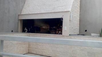 Apartment (Three Bedroom Apartment with Balcony) | BBQ/picnic area