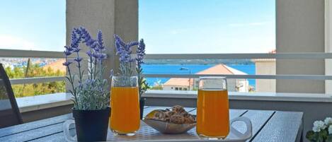 Appartement (Three Bedroom Apartment with Balcony) | Balcon