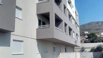 Apartment (Three Bedroom Apartment with Balcony) | Exterior