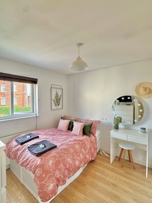 3 bedrooms, iron/ironing board, WiFi