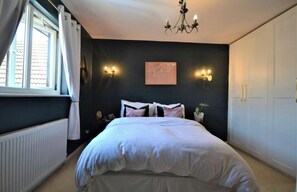 3 عدّة غرف نوم ومكواة/لوح كي وواي فاي