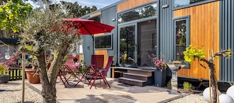 Tiny House Queen Dream with Private Terrace, Private Garden and Wi-Fi