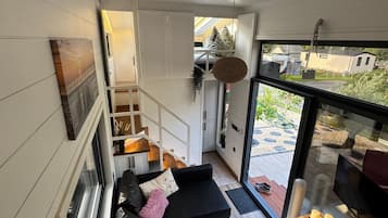 Fernseher, Tischtennisplatte