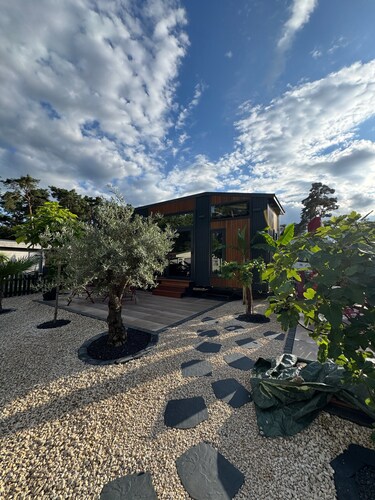 Tiny House Queen Dream with Private Terrace, Private Garden and Wi-Fi