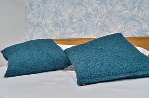 Miscellaneous - Newly Remodeled 1-BR Suite in Beachfront Building (Newport Beach)