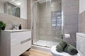 Apartment | Bathroom
