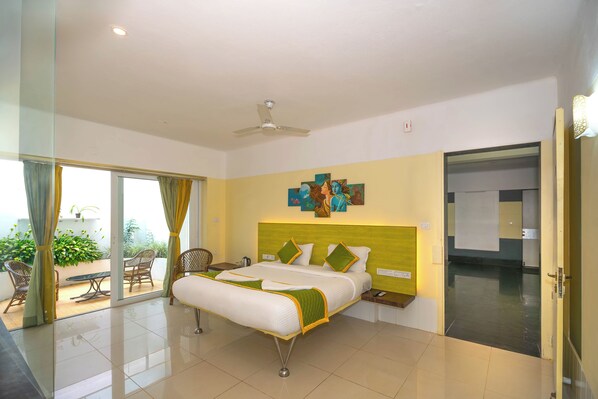 Cortinas blackout, tabla de planchar con plancha y wifi gratis 