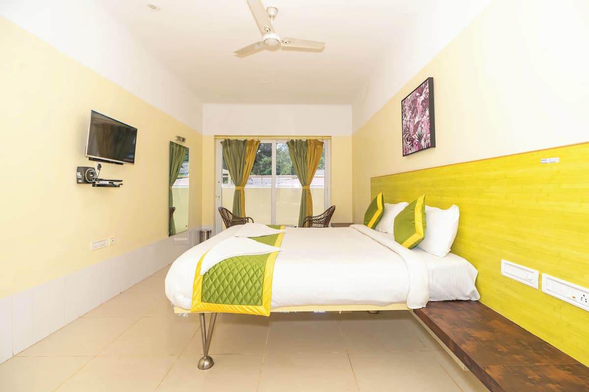 Comfort Double Room | Blackout drapes, iron/ironing board, free WiFi