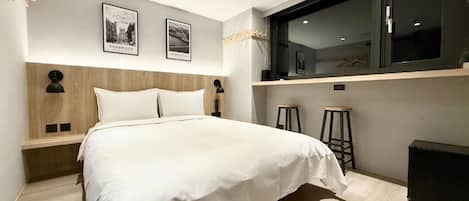 Blackout curtains, free WiFi, wheelchair access