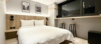 N2 Hotel