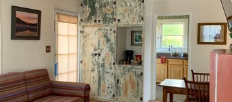 2 bed and pullout sofa kids and dogs welcome