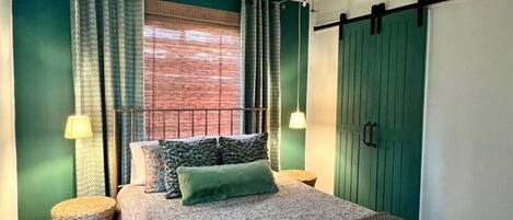 2 bedrooms, desk, iron/ironing board, travel cot