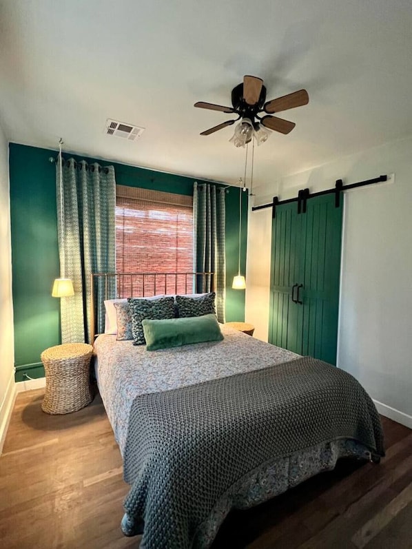 2 bedrooms, desk, iron/ironing board, travel cot