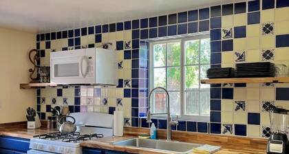 1 king bd with big fenced back yard pets welcome