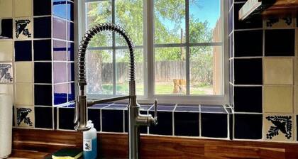 1 king bd with big fenced back yard pets welcome