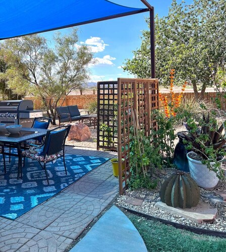 3 bd/Full kitchen/fenced yard near Field of Dreams