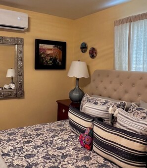 3 Schlafzimmer, Schreibtisch, Bügeleisen/Bügelbrett, Reisekinderbett