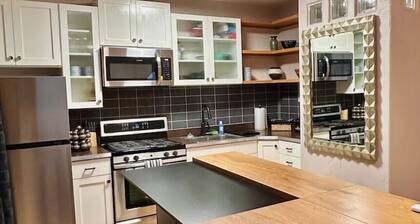 Downtown Midcentury Studio+ 3 mins to Farmer`s Mkt