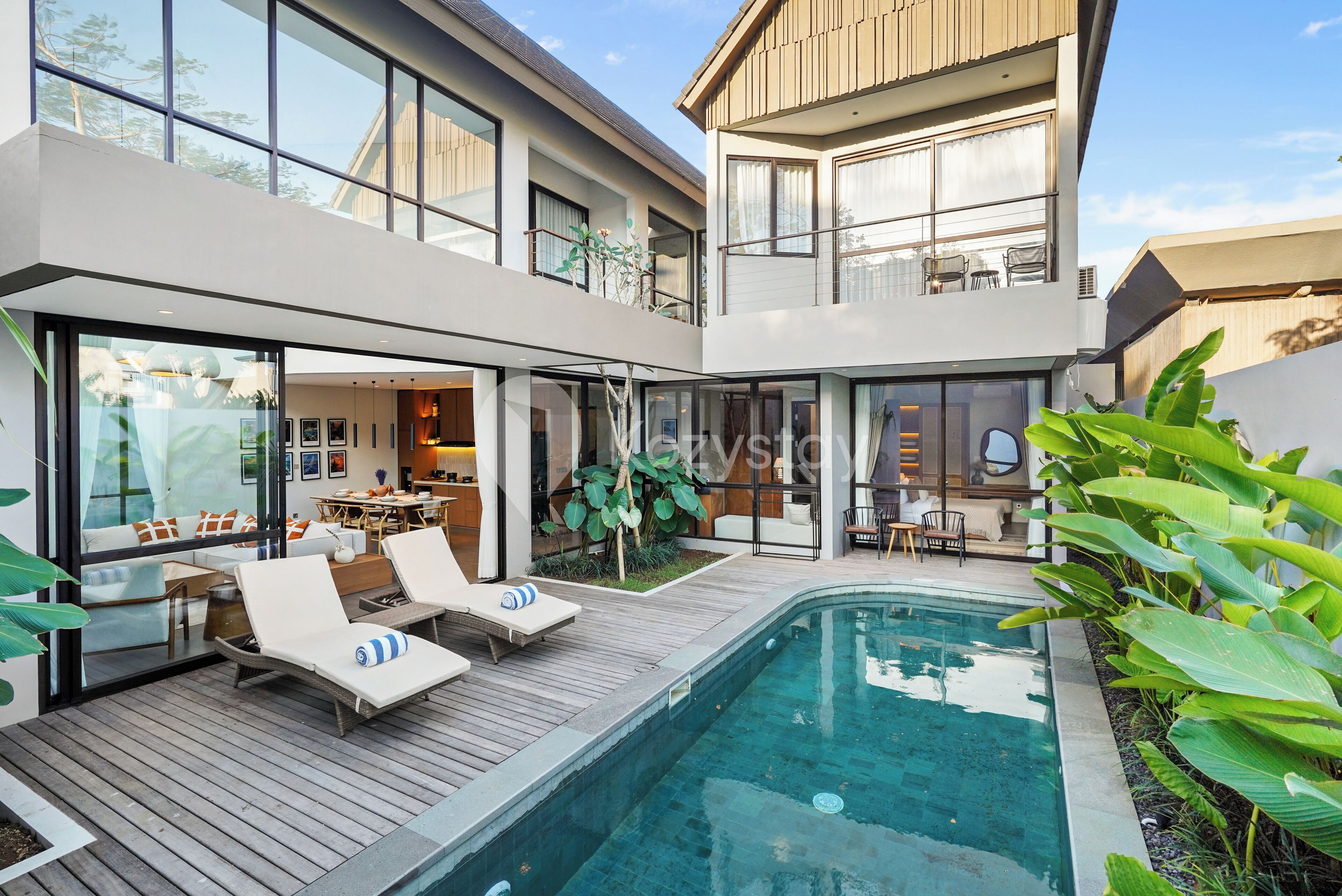 Outdoor pool, sun loungers