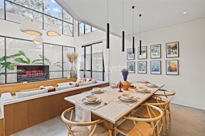 Villa, 4 Bedrooms, Pool View | Dining room