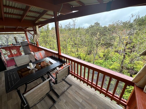 Peaceful 1-bedroom studio in Volcano