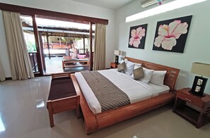 6 bedrooms, iron/ironing board, WiFi, bed sheets