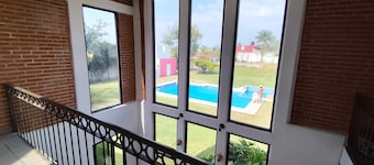 Country house with pool! Everything you need!