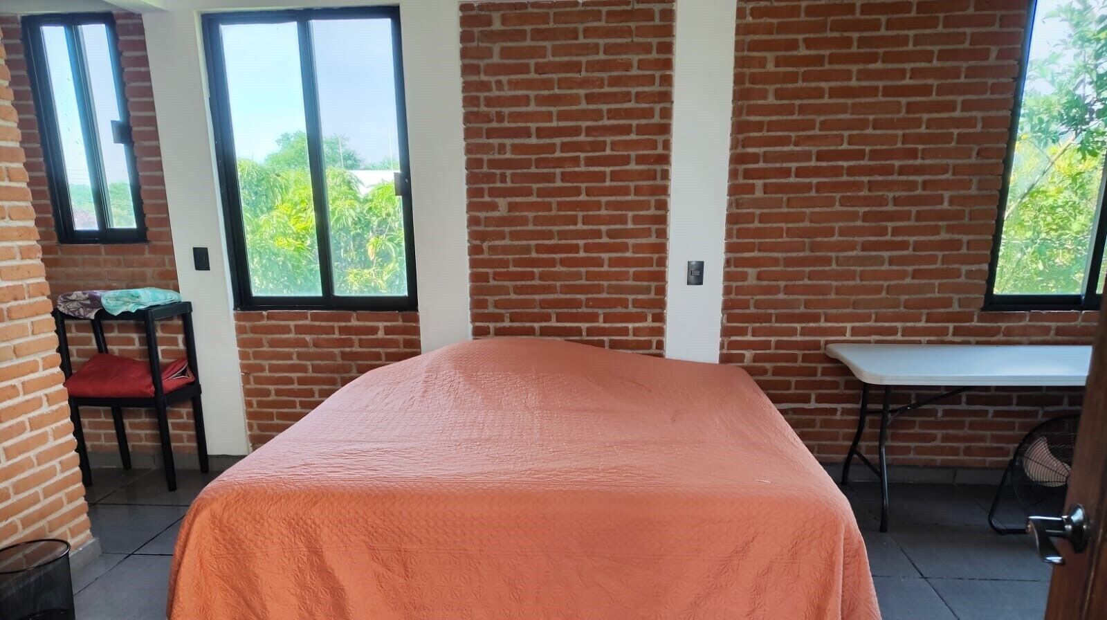 4 Schlafzimmer, Bügeleisen/Bügelbrett, kostenloses WLAN, Bettwäsche