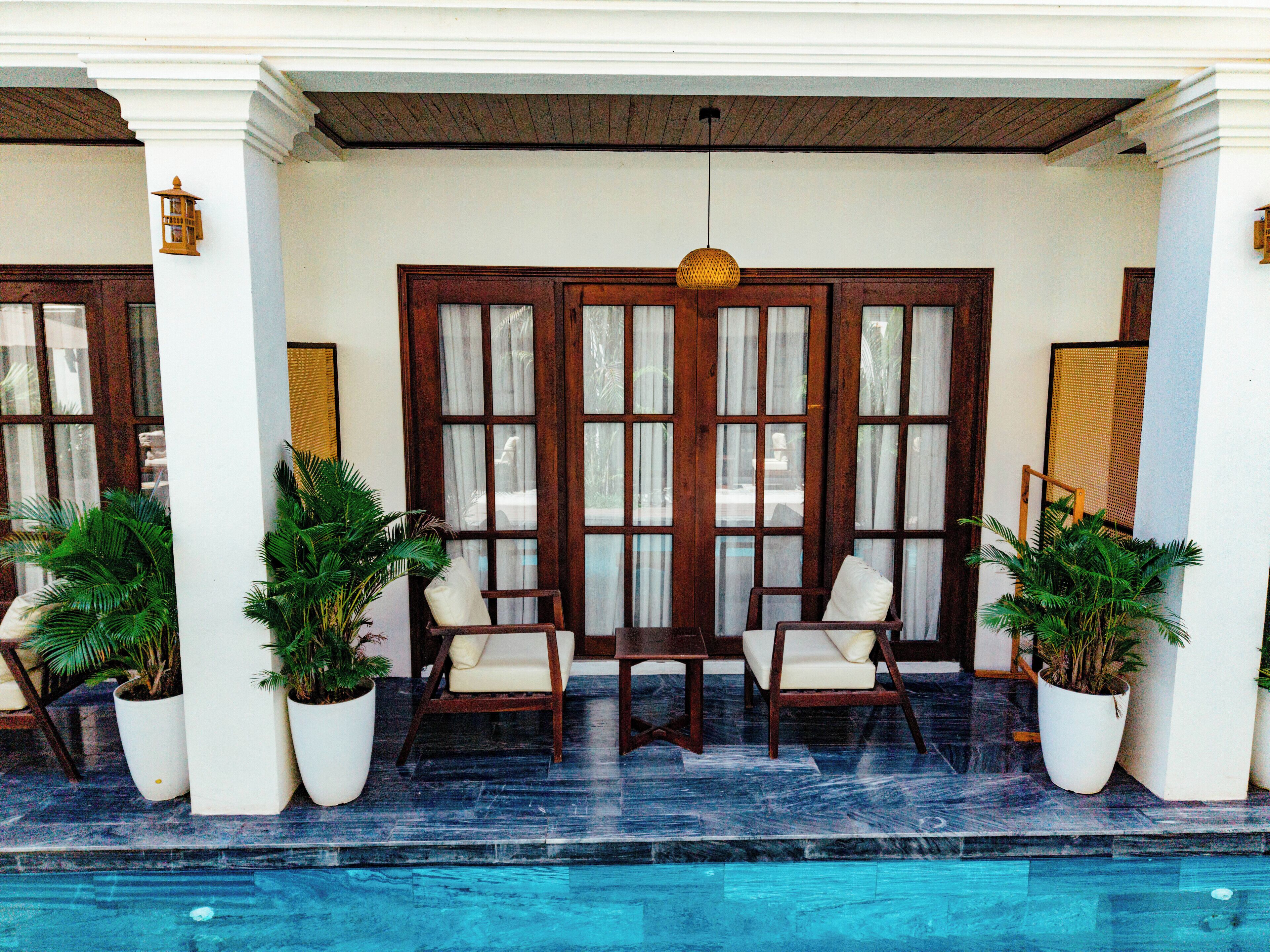 Chambre Double Deluxe, non-fumeurs, vue piscine | Coffres-forts dans les chambres, chambres insonorisées, Wi-Fi gratuit