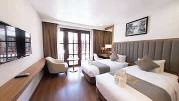 Deluxe Twin Room, Balcony, Garden View | In-room safe, soundproofing, free WiFi