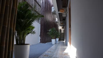 Kamar Double Deluks, Bebas Asap Rokok, pemandangan kolam renang | Brankas, kedap suara, dan Wi-Fi gratis