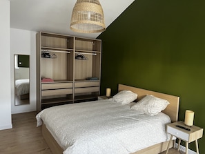 1 chambre, fer et planche à repasser, accès au Wi-Fi (inclus)