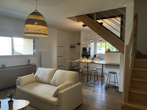 Fully renovated 80m2 building 5 mns from Nantes