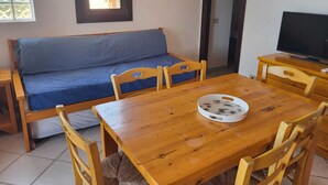 บ้านพัก, 2 ห้องนอน, สูบบุหรี่ได้, สระว่าย  น้ำส่วนตัว | ร้านอาหาร